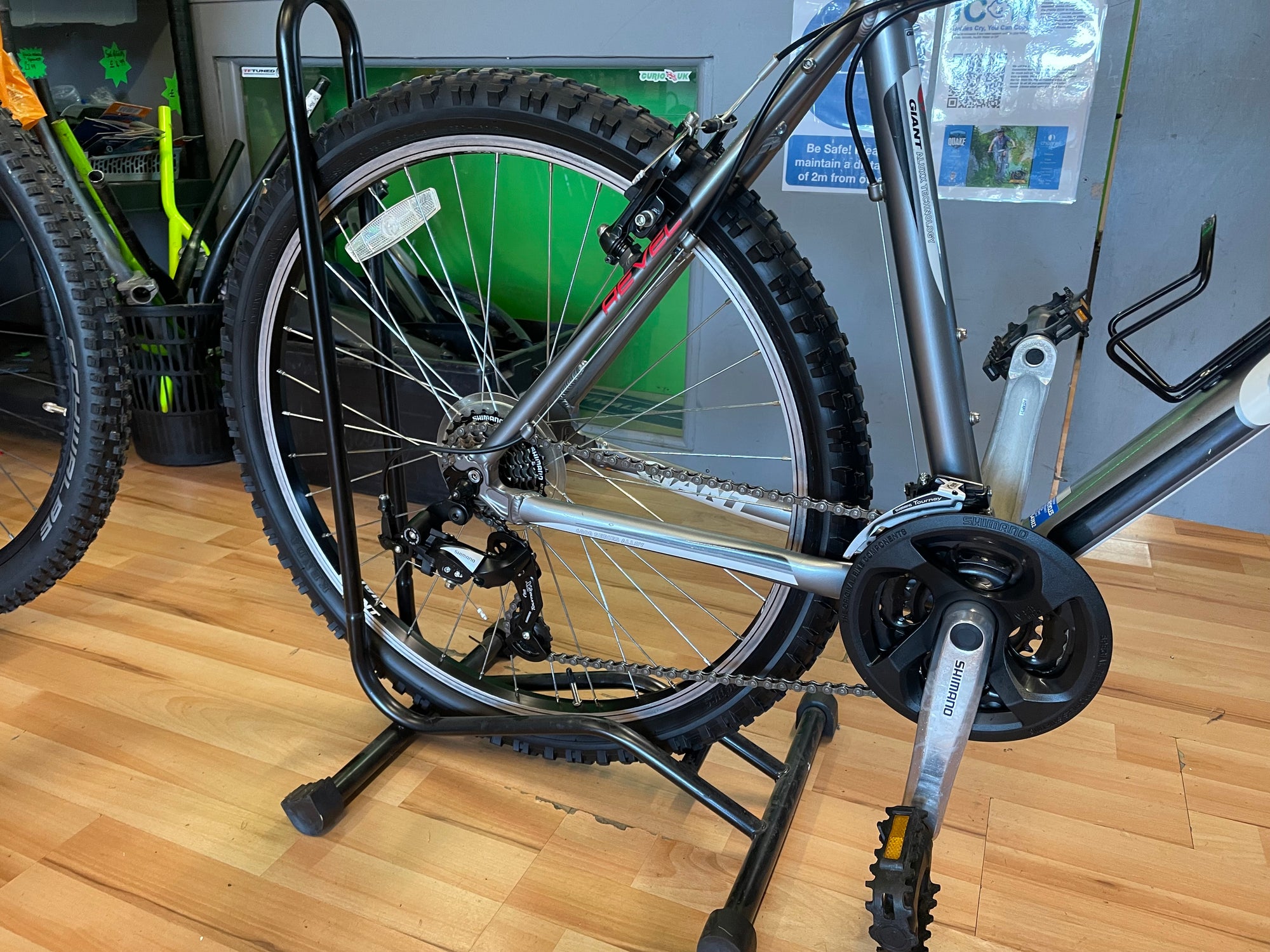 GIANT REVEL 3 SILVER 19.5” MTB