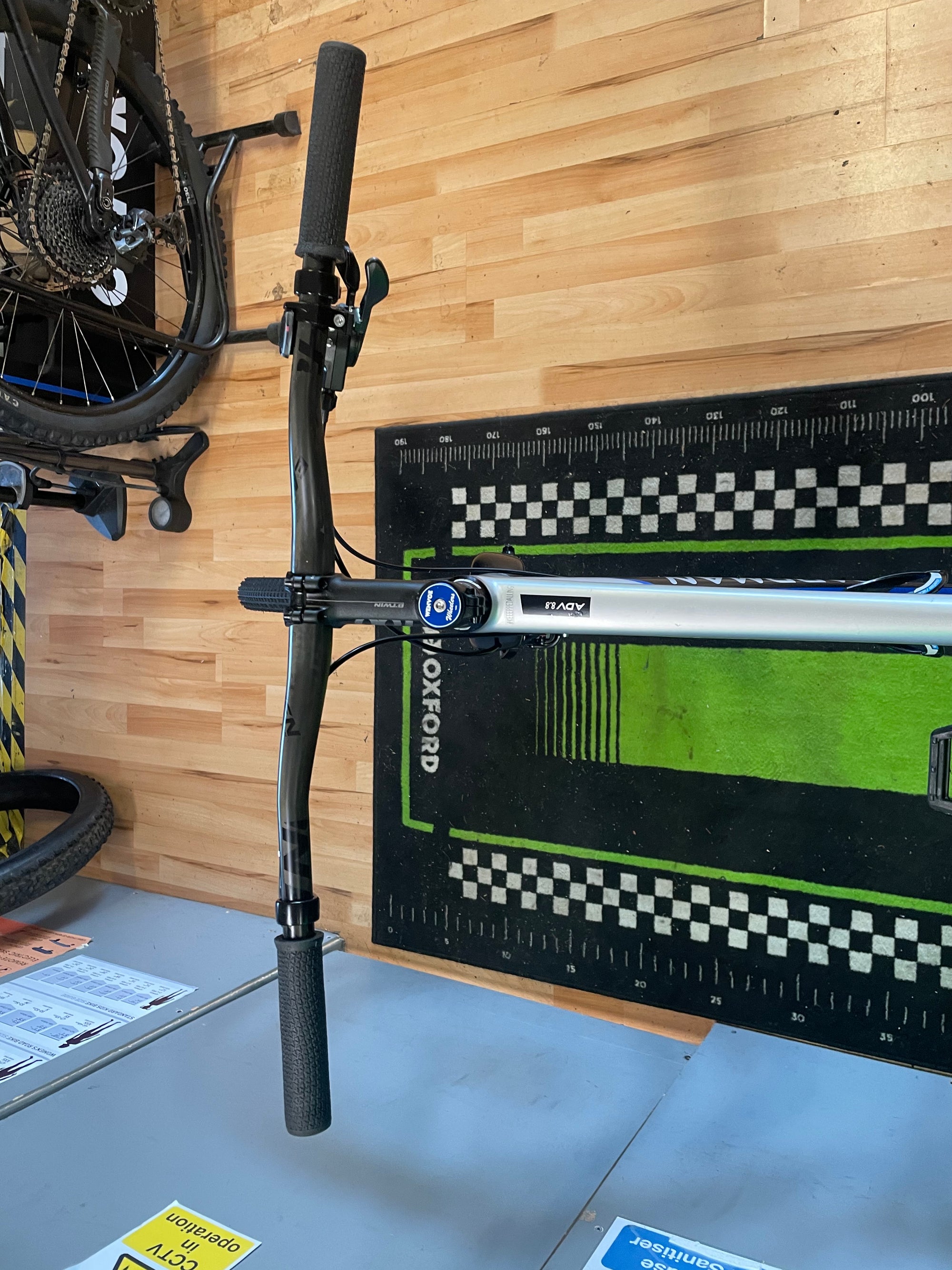 BOARDMAN ADV 8.8 GRAVEL/HYBRID SILVER 53cm