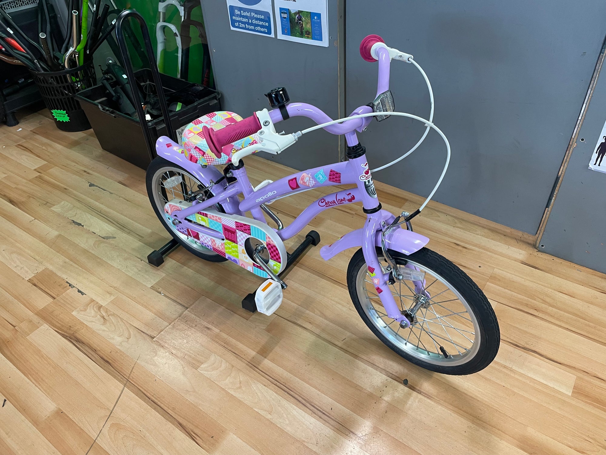 APOLLO CHERRY LANE GIRLS BIKE 5-7yrs Pink & Purple