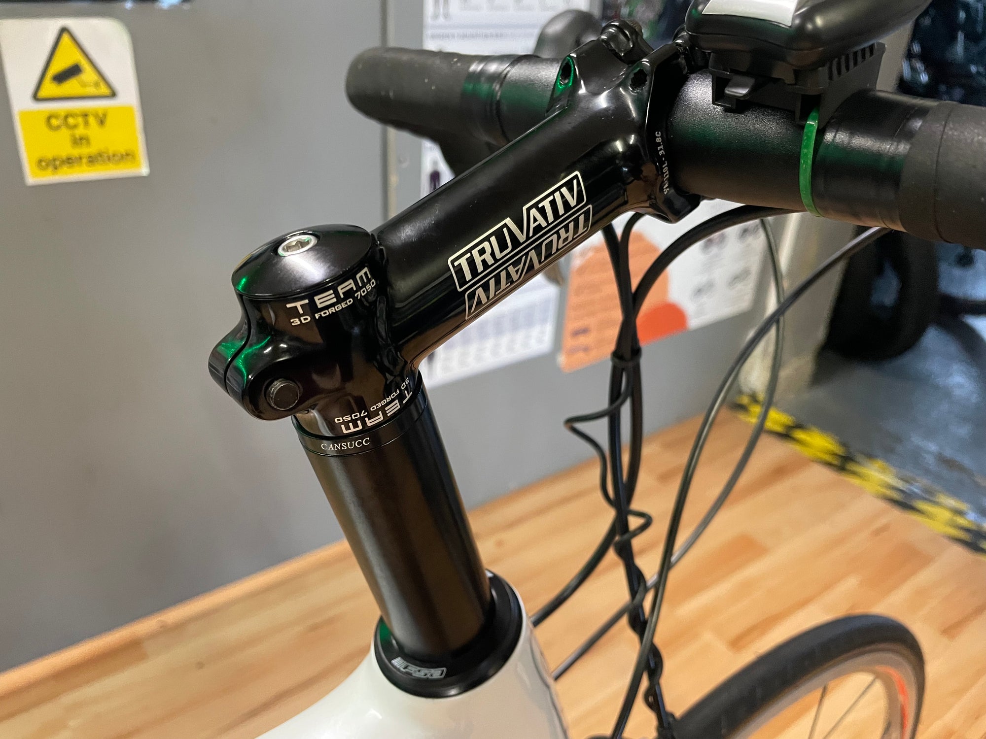CARRERA VIRAGO FULL CARBON ROAD BIKE