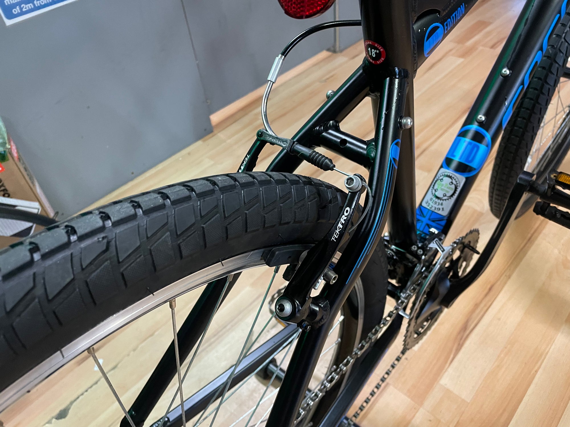 Carrera Axle LTD Hybrid/MTB Black 18”