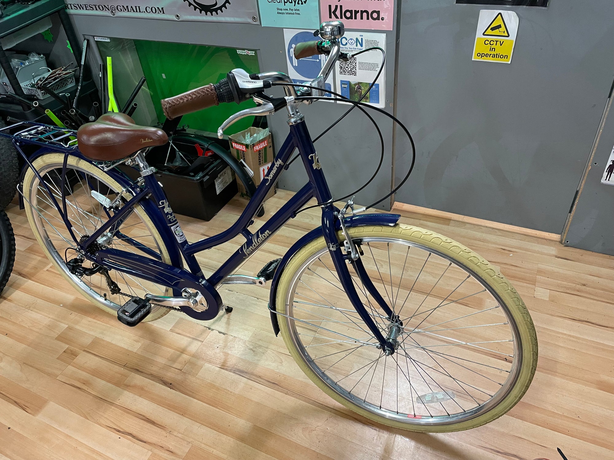 Pendleton Somerby Ladies Town/Hybrid bike 17” Blue