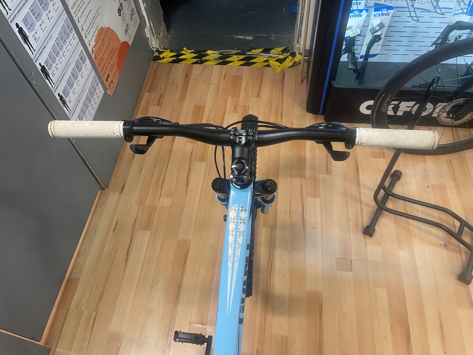 GIANT TALON 3 BLUE MTB 11+yrs