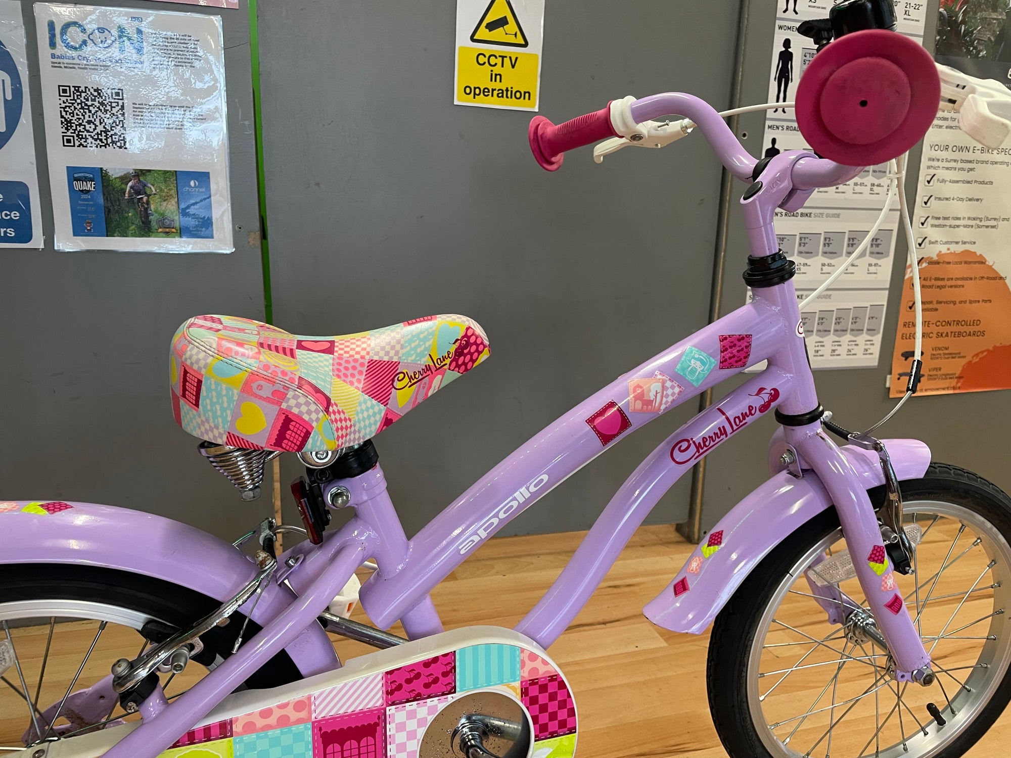 APOLLO CHERRY LANE GIRLS BIKE 5-7yrs Pink & Purple