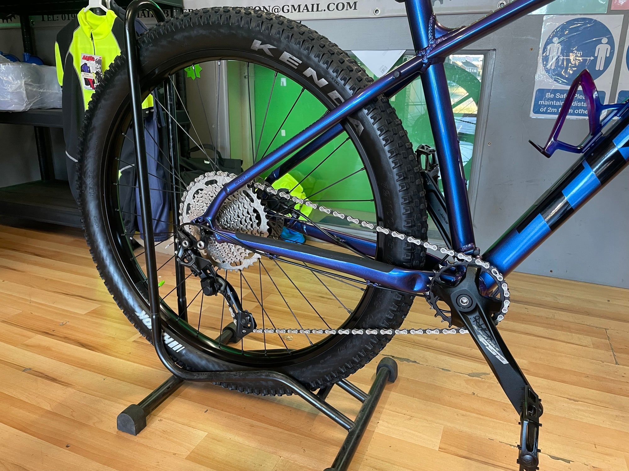 TREK ROSCOE 6 “2024” MTB PURPLE FLIP PAINT M/L