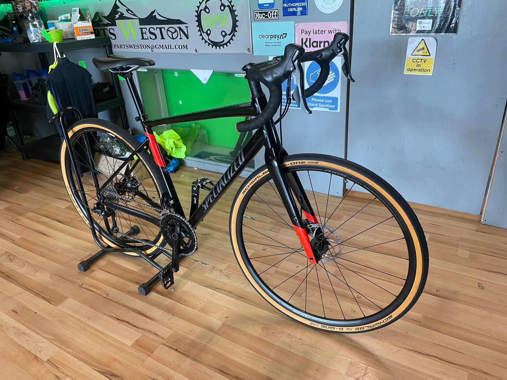 Specialized Diverge 2018 Road/ Gravel Bike 56cm Black/Red
