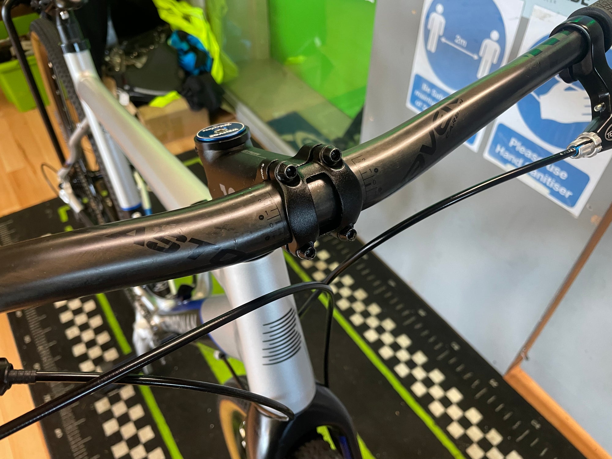 BOARDMAN ADV 8.8 GRAVEL/HYBRID SILVER 53cm