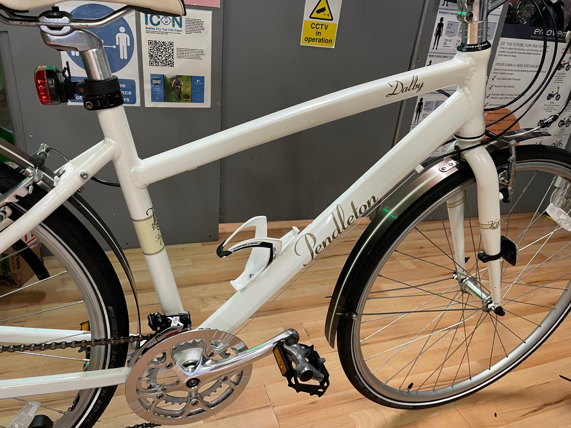 PENDLETON DALBY HYBRID 18” WHITE