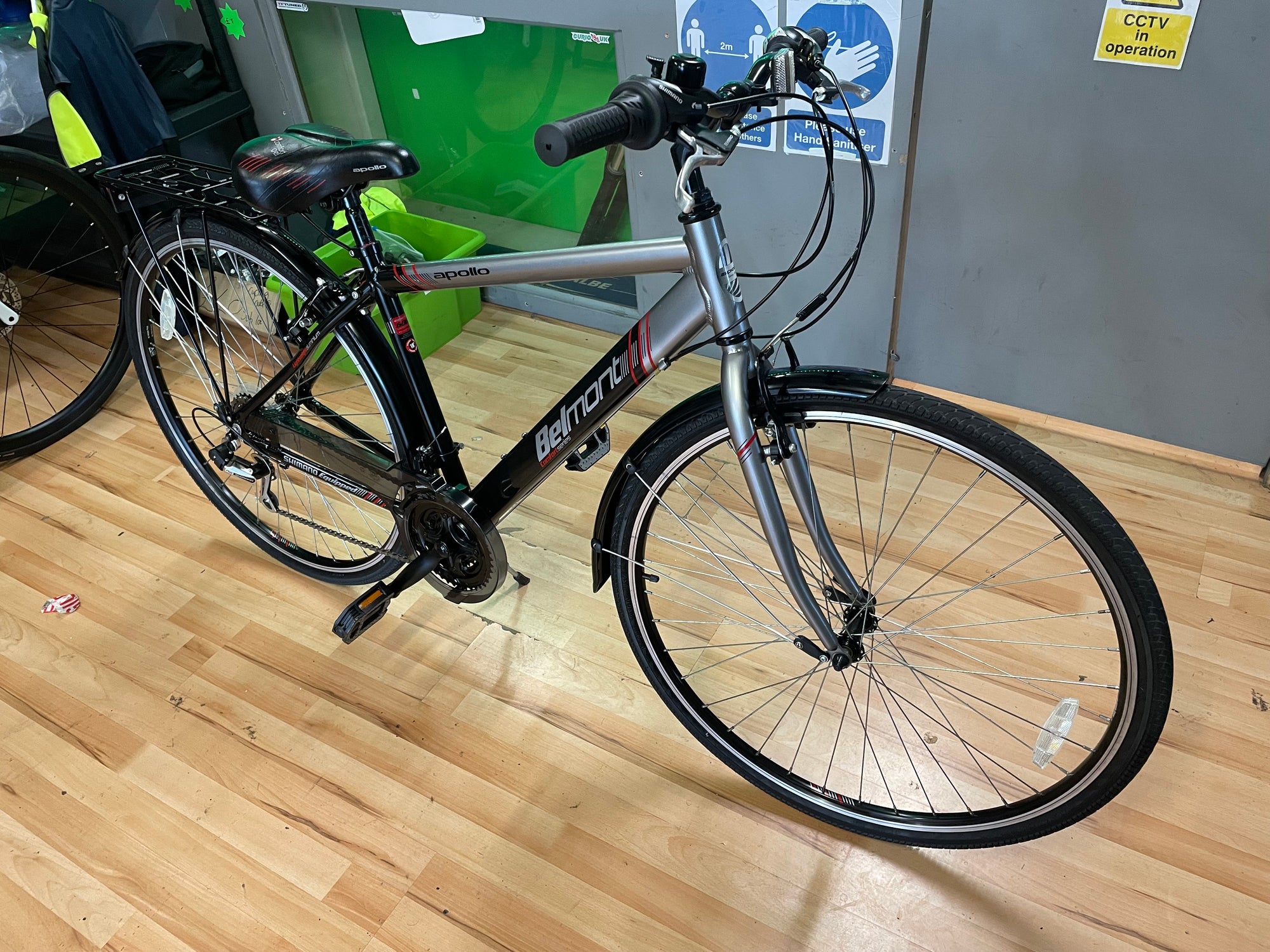 Apollo Belmont Hybrid 18” Silver/Black