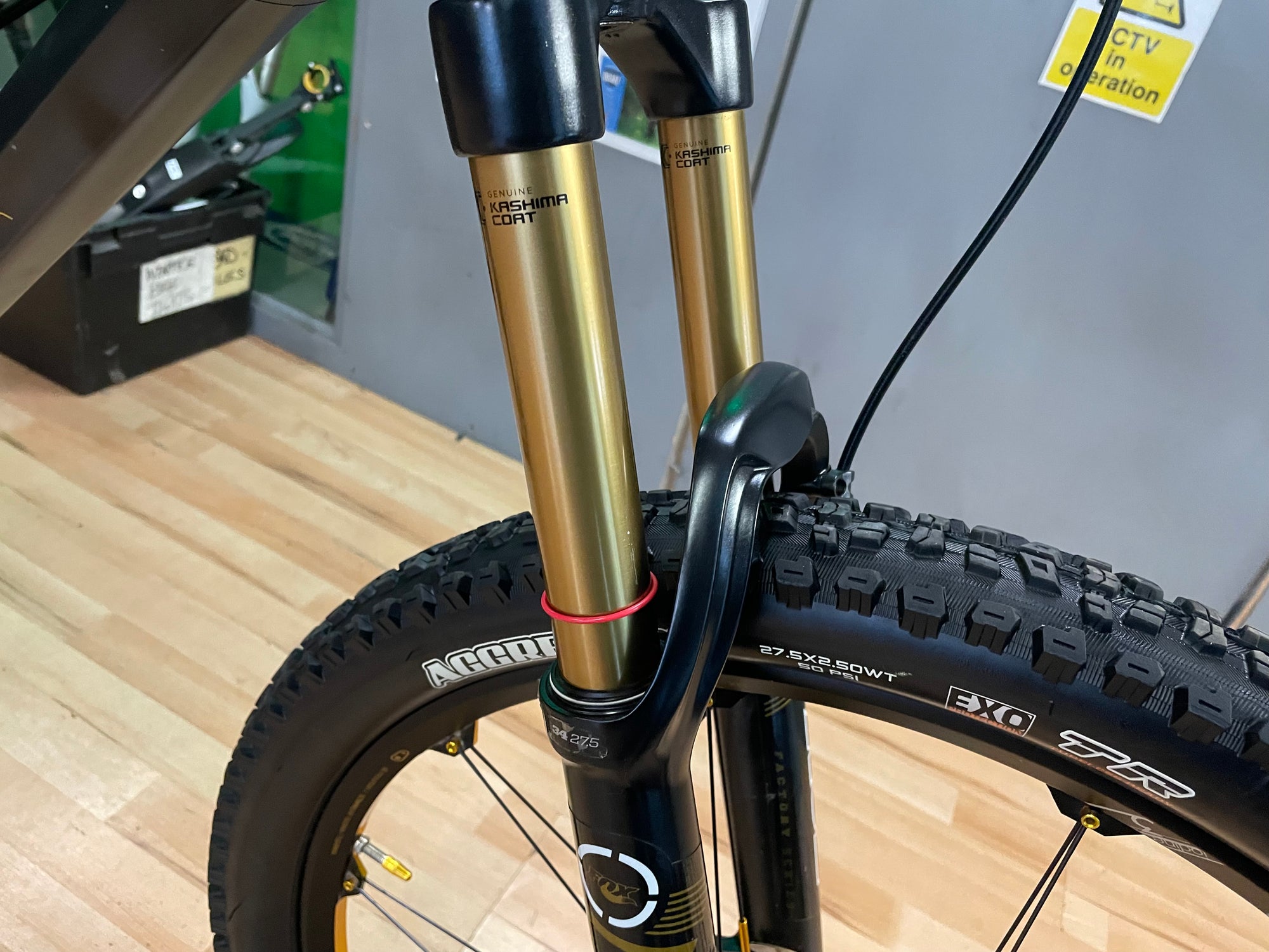 MONDRAKER FOXY XR CARBON 27.5 TRAIL MTB 19” LARGE BLACK/GOLD