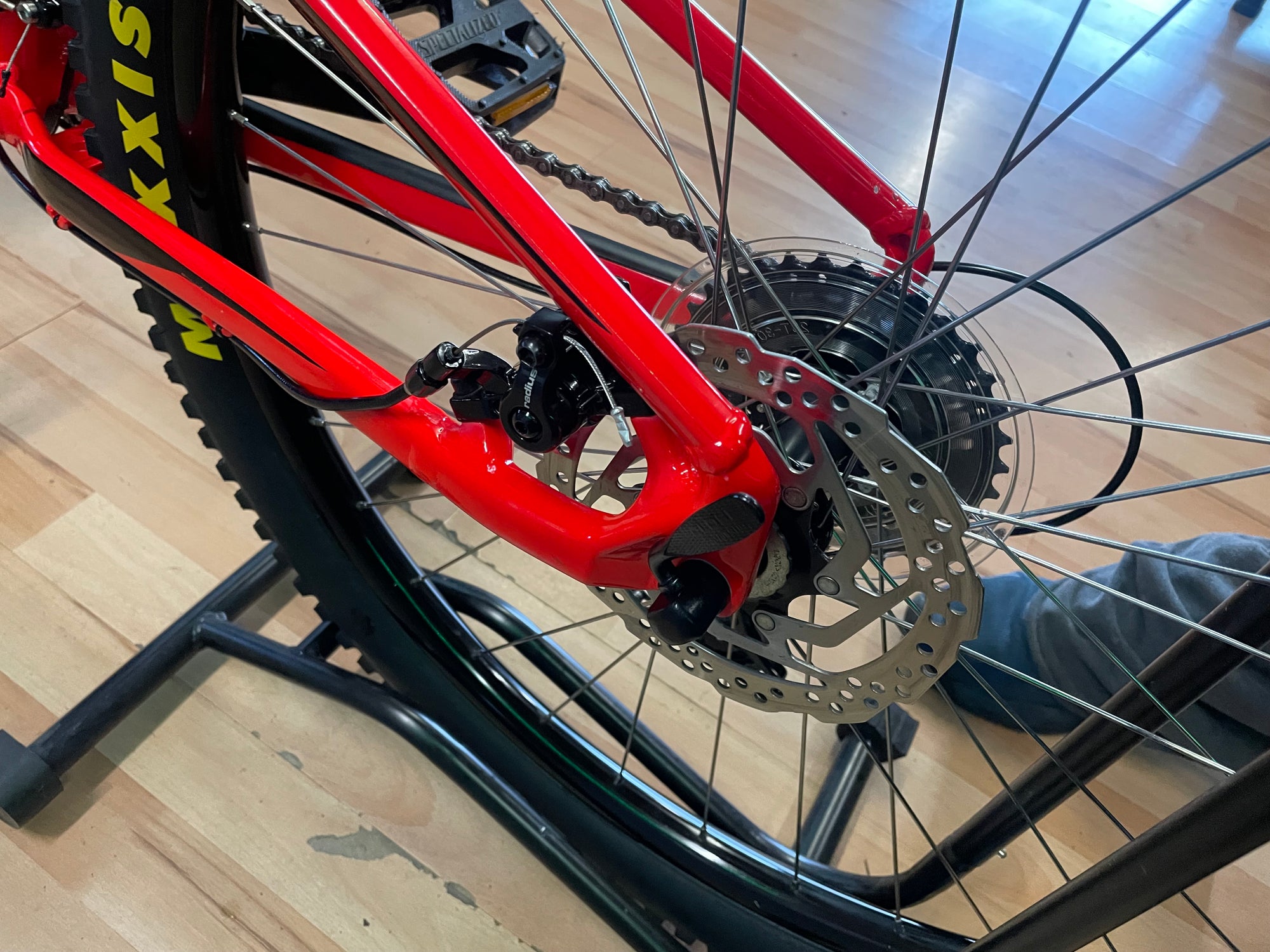 SPECIALIZED PITCH 27.5 RED MTB 12.5” FRAME 10+yrs