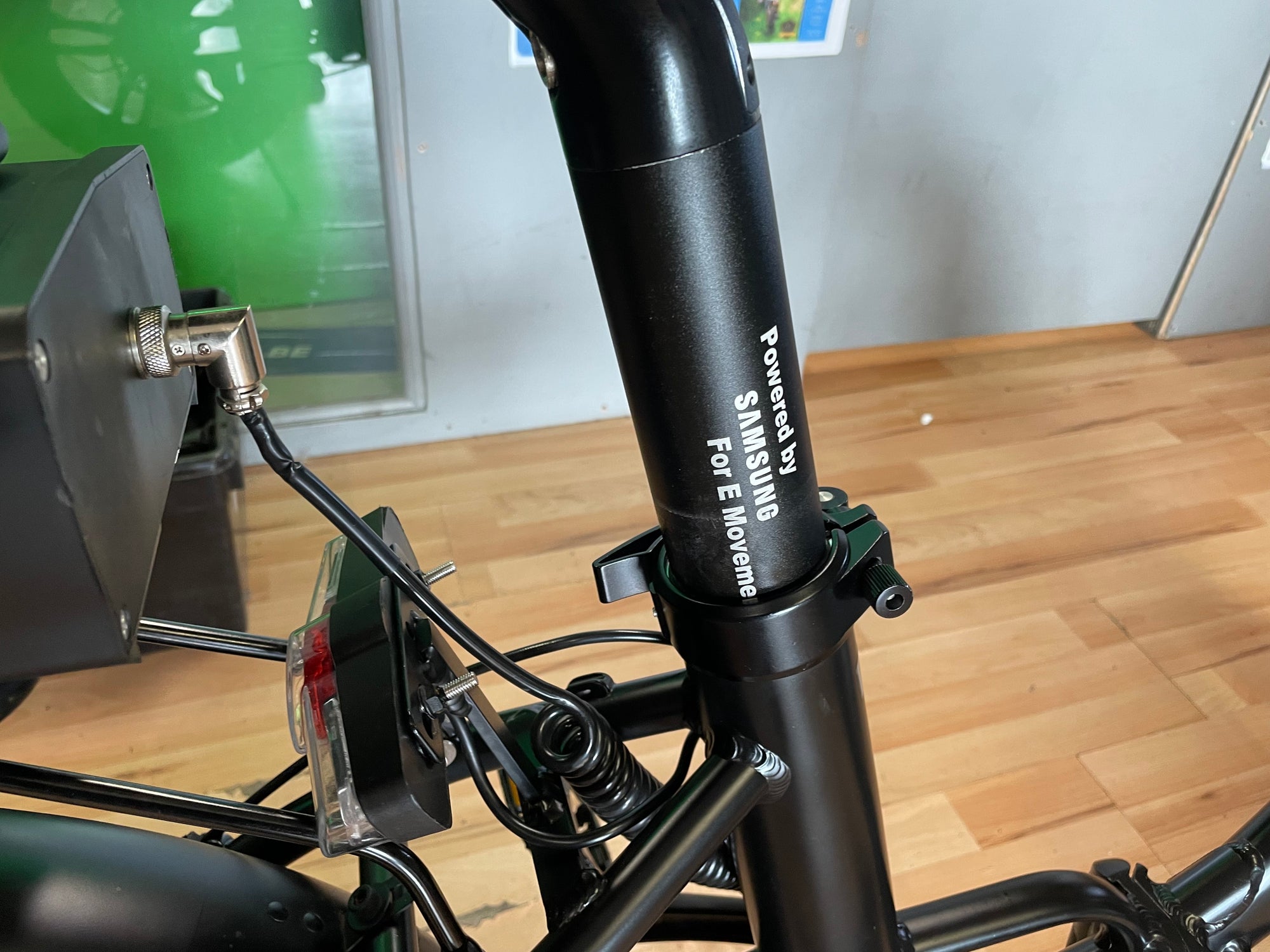 E-MOVEMENT HUNTER EXTREME 350W ELECTRIC – STEP-THROUGH FOLDING FAT TYRE BIKE