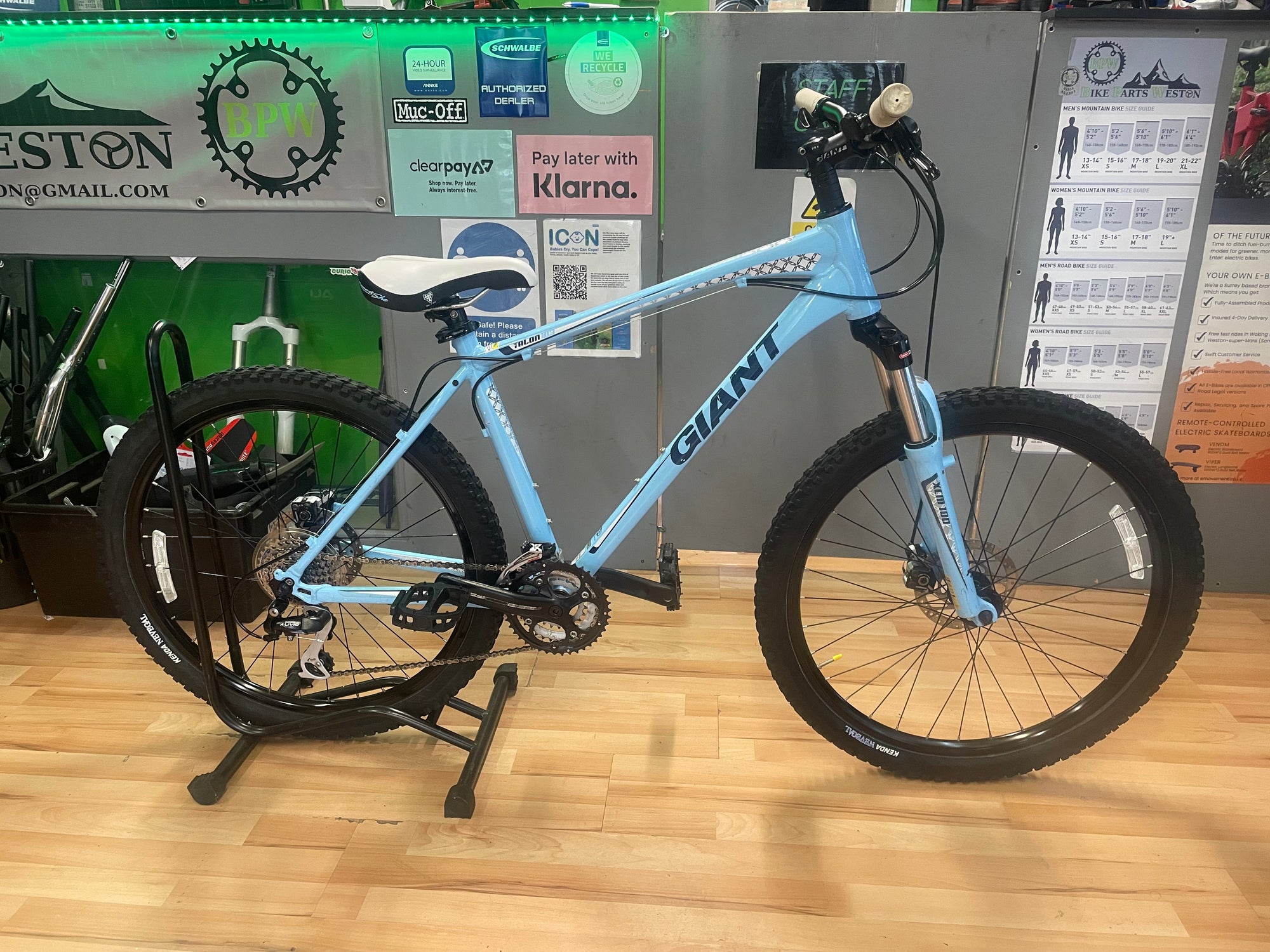 GIANT TALON 3 BLUE MTB 11+yrs
