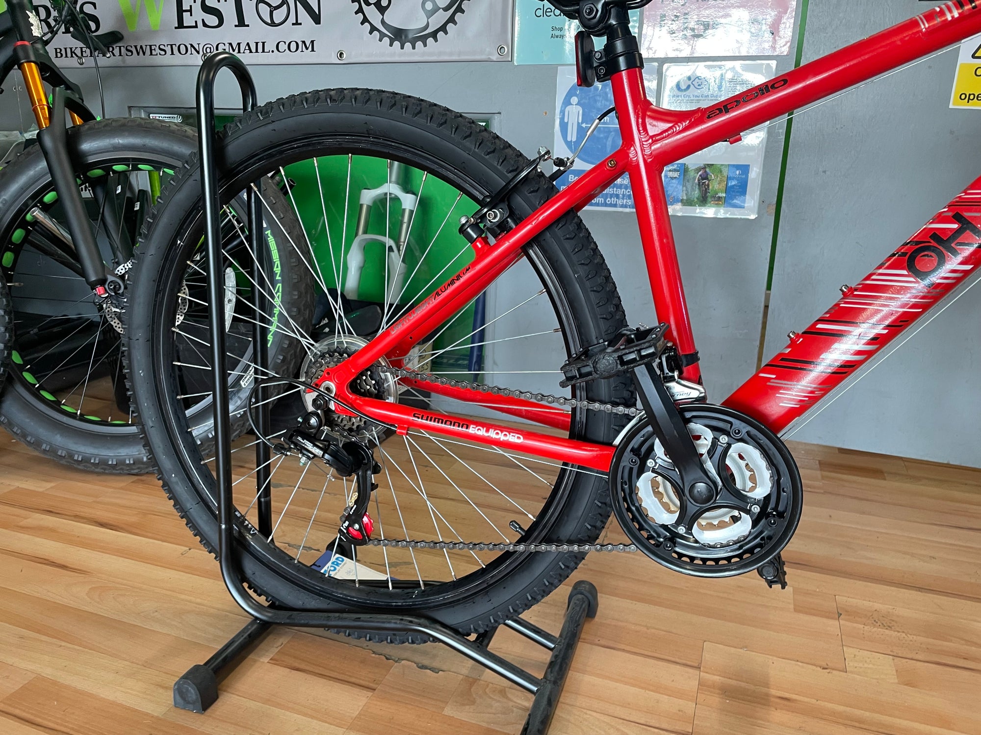 APOLLO PHASE 17” RED MTB