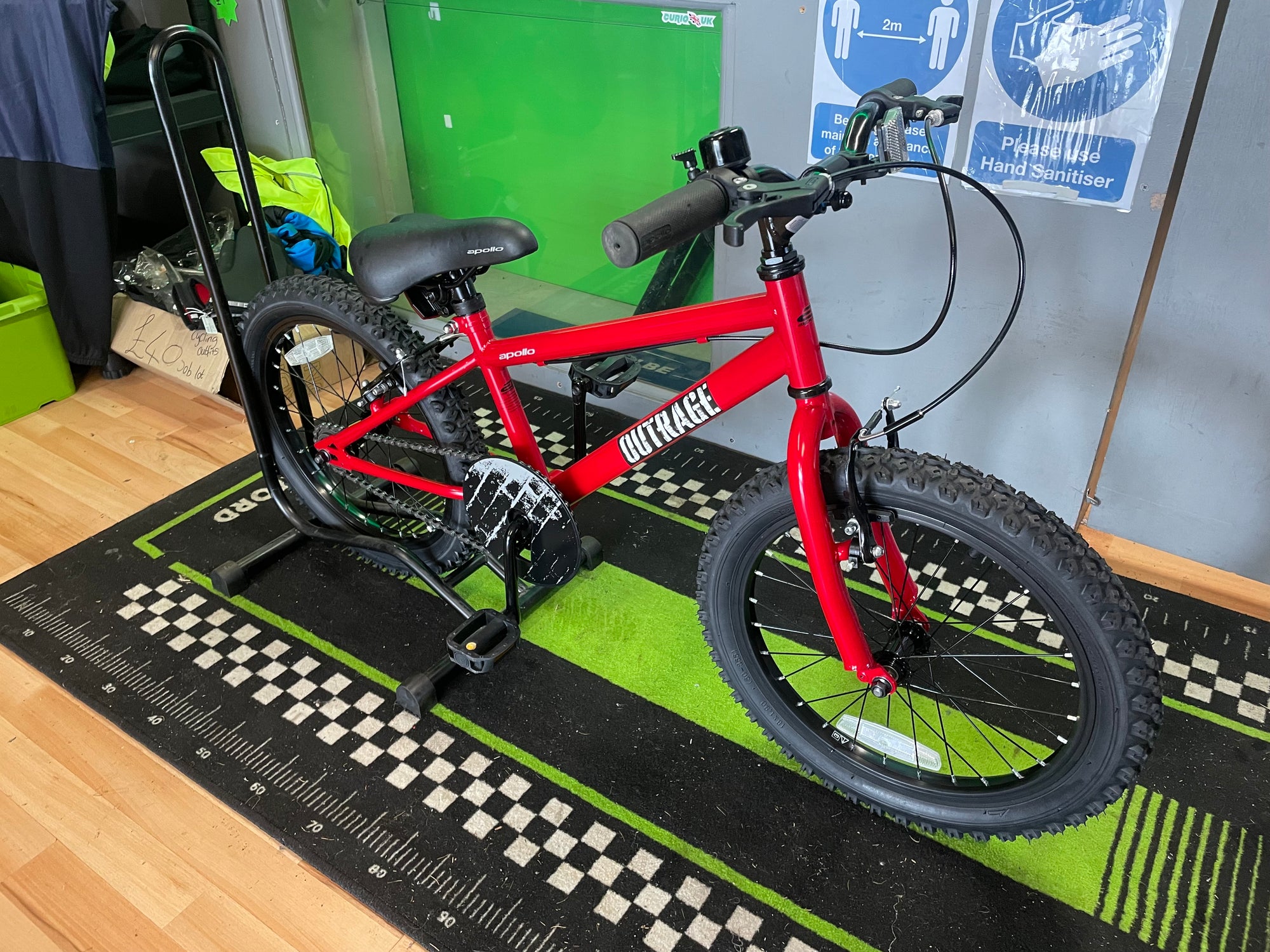 Apollo Outrage MTB 10” 6-8yrs RED