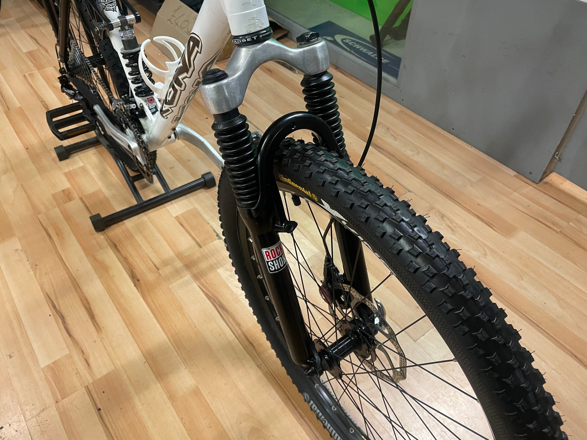 KONA MANOMANO MTB FULL SUSPENSION BIKE WHITE 17”