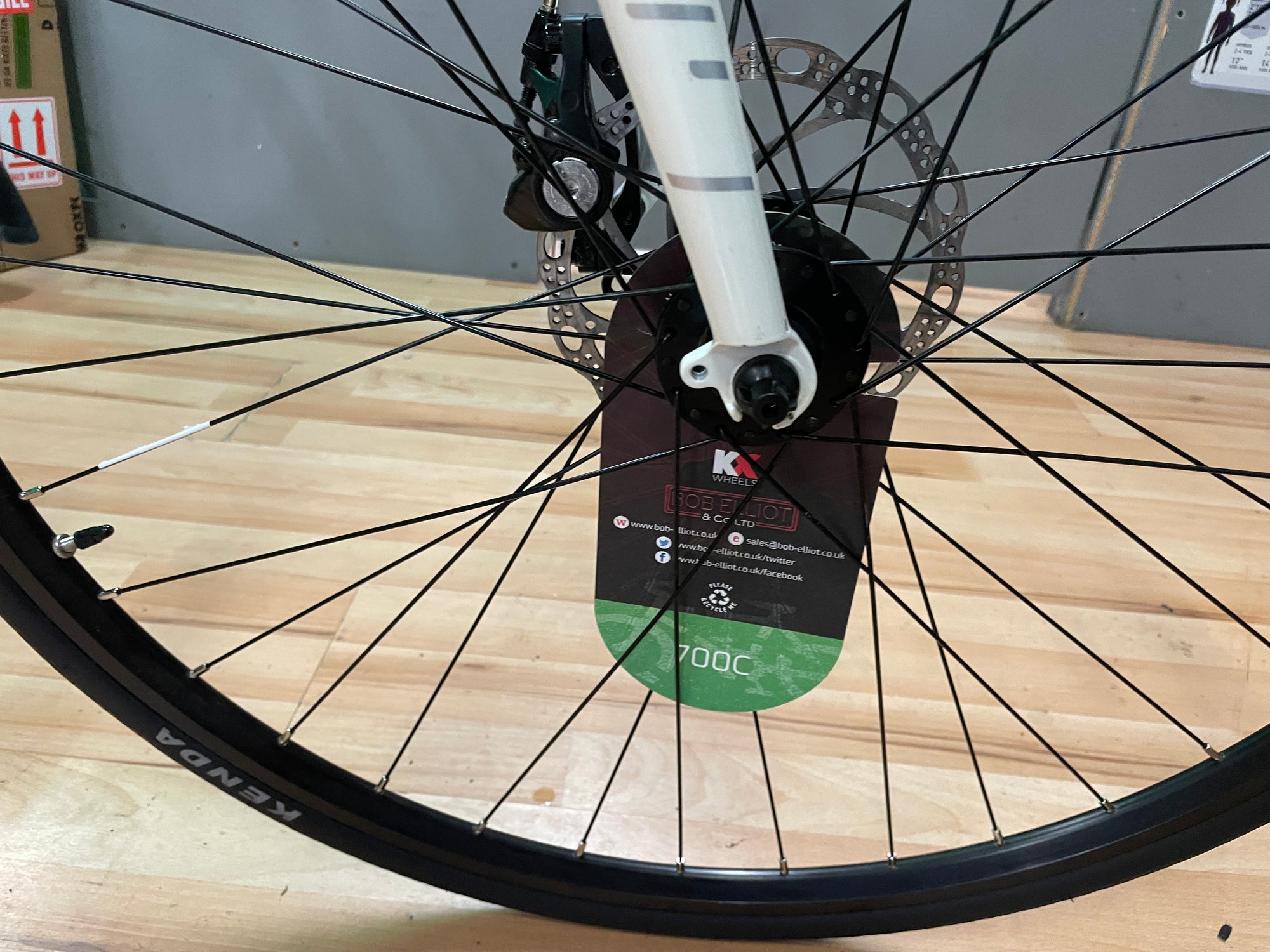 CARRERA VIRTUOSO ROAD BIKE WHITE