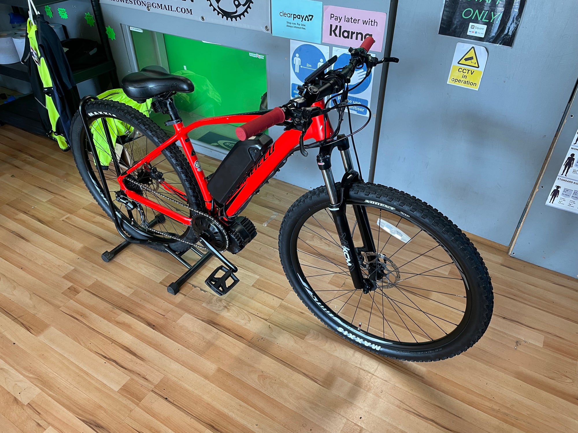 Specialized Rockhopper Custom E-bike Red 19”