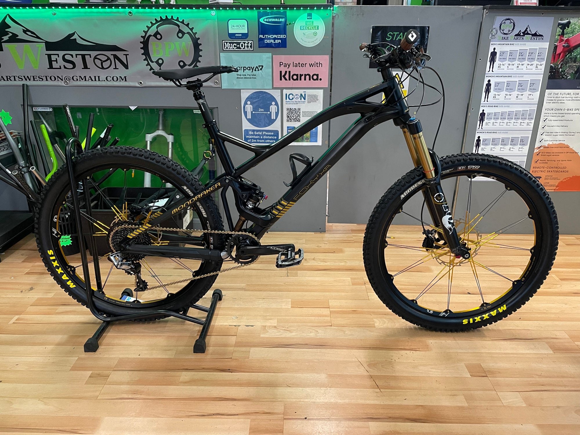 MONDRAKER FOXY XR CARBON 27.5 TRAIL MTB 19” LARGE BLACK/GOLD