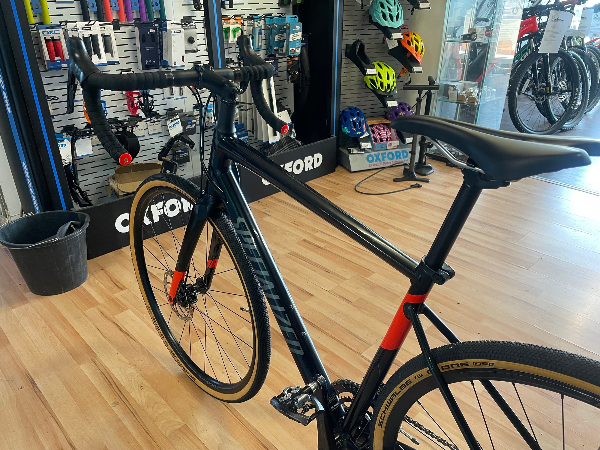 Specialized Diverge 2018 Road/ Gravel Bike 56cm Black/Red