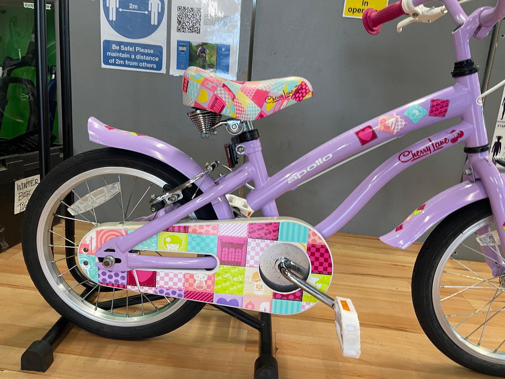 APOLLO CHERRY LANE GIRLS BIKE 5-7yrs Pink & Purple