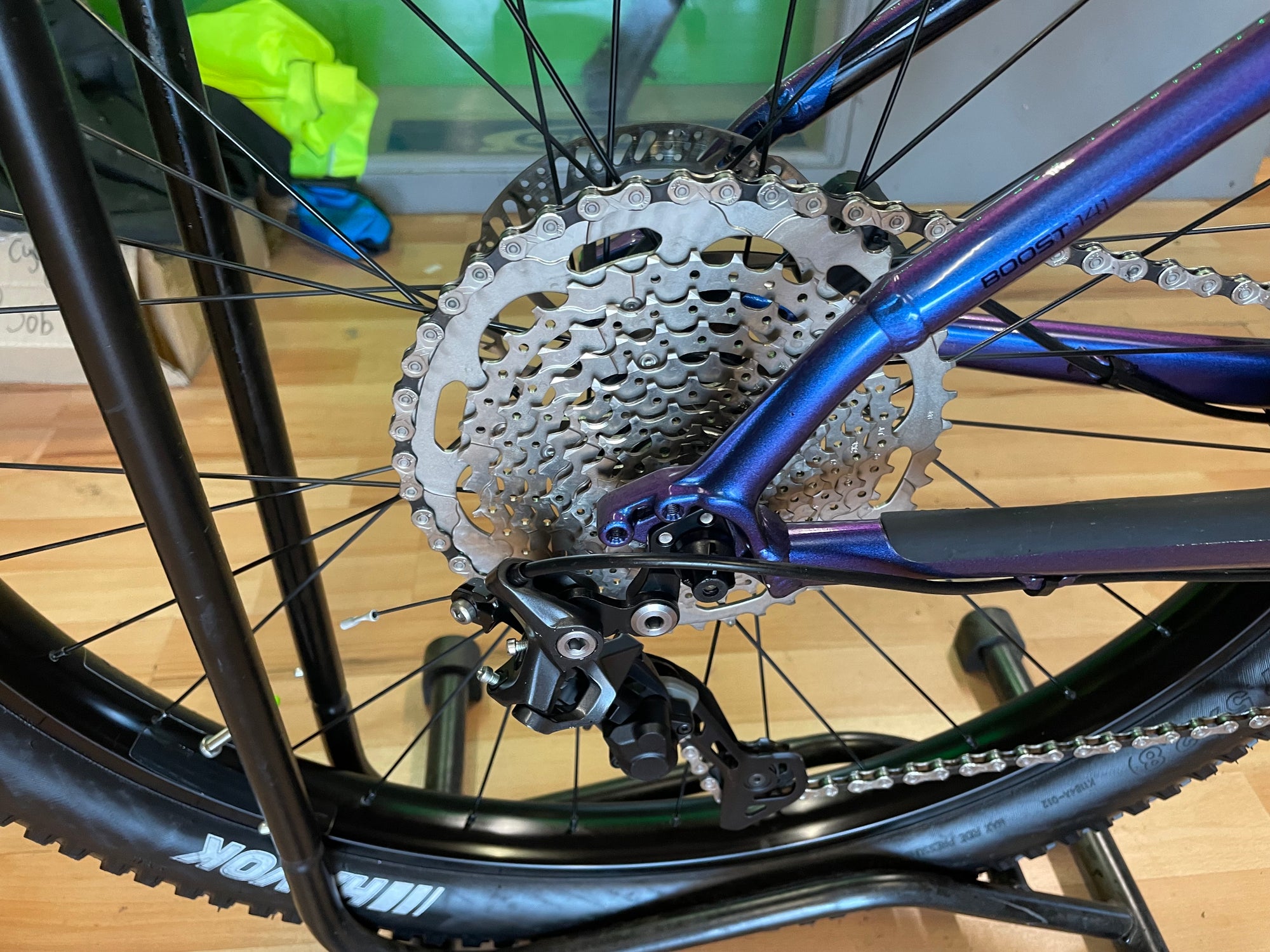 TREK ROSCOE 6 “2024” MTB PURPLE FLIP PAINT M/L