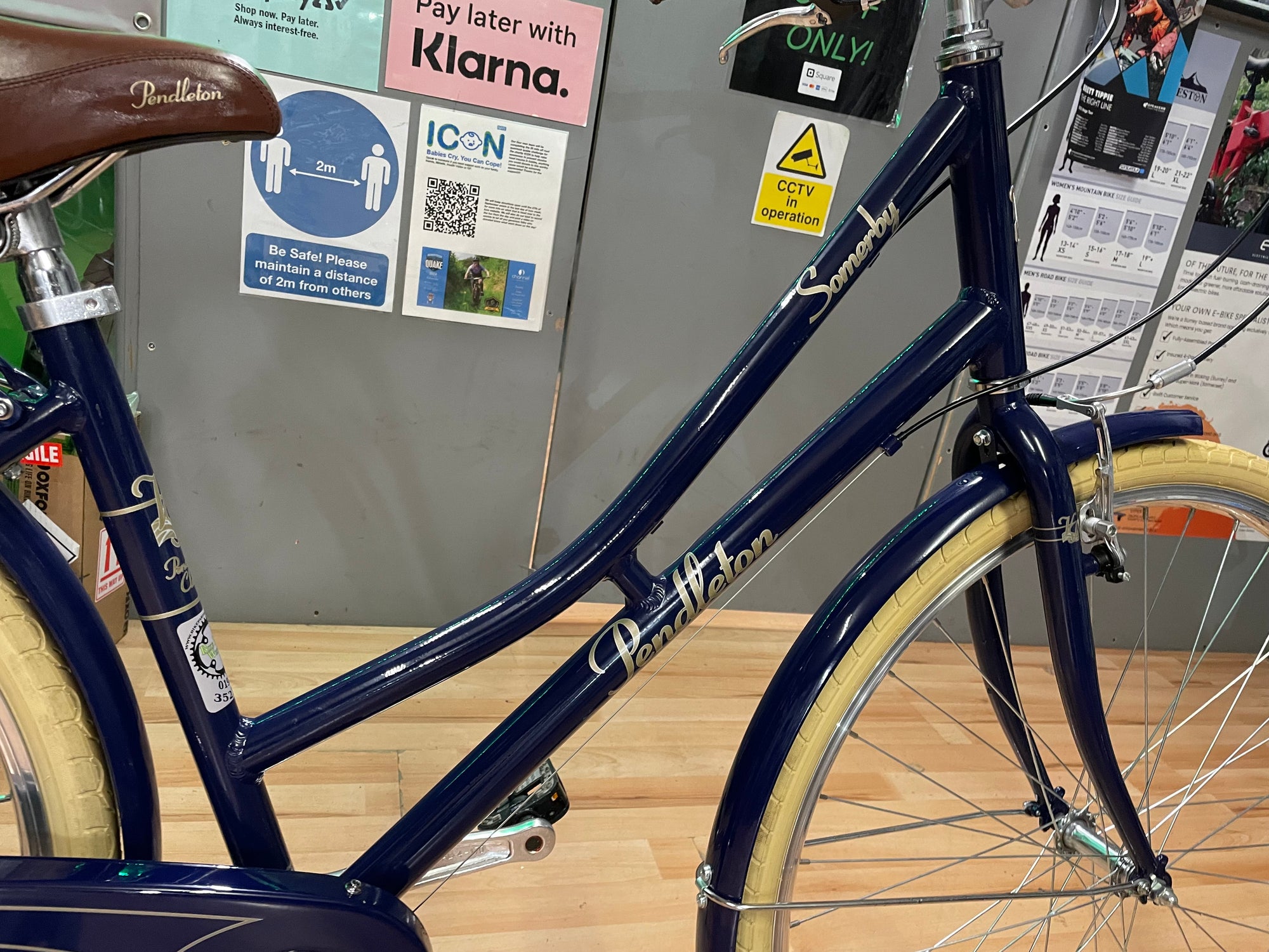 Pendleton Somerby Ladies Town/Hybrid bike 17” Blue