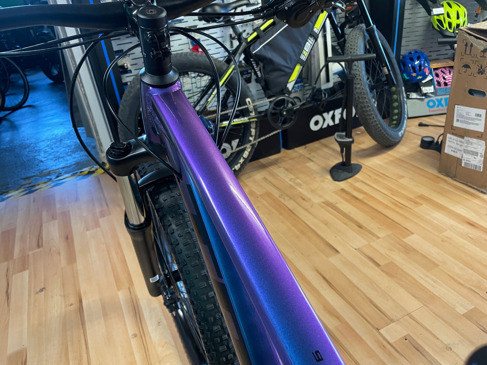 TREK ROSCOE 6 “2024” MTB PURPLE FLIP PAINT M/L