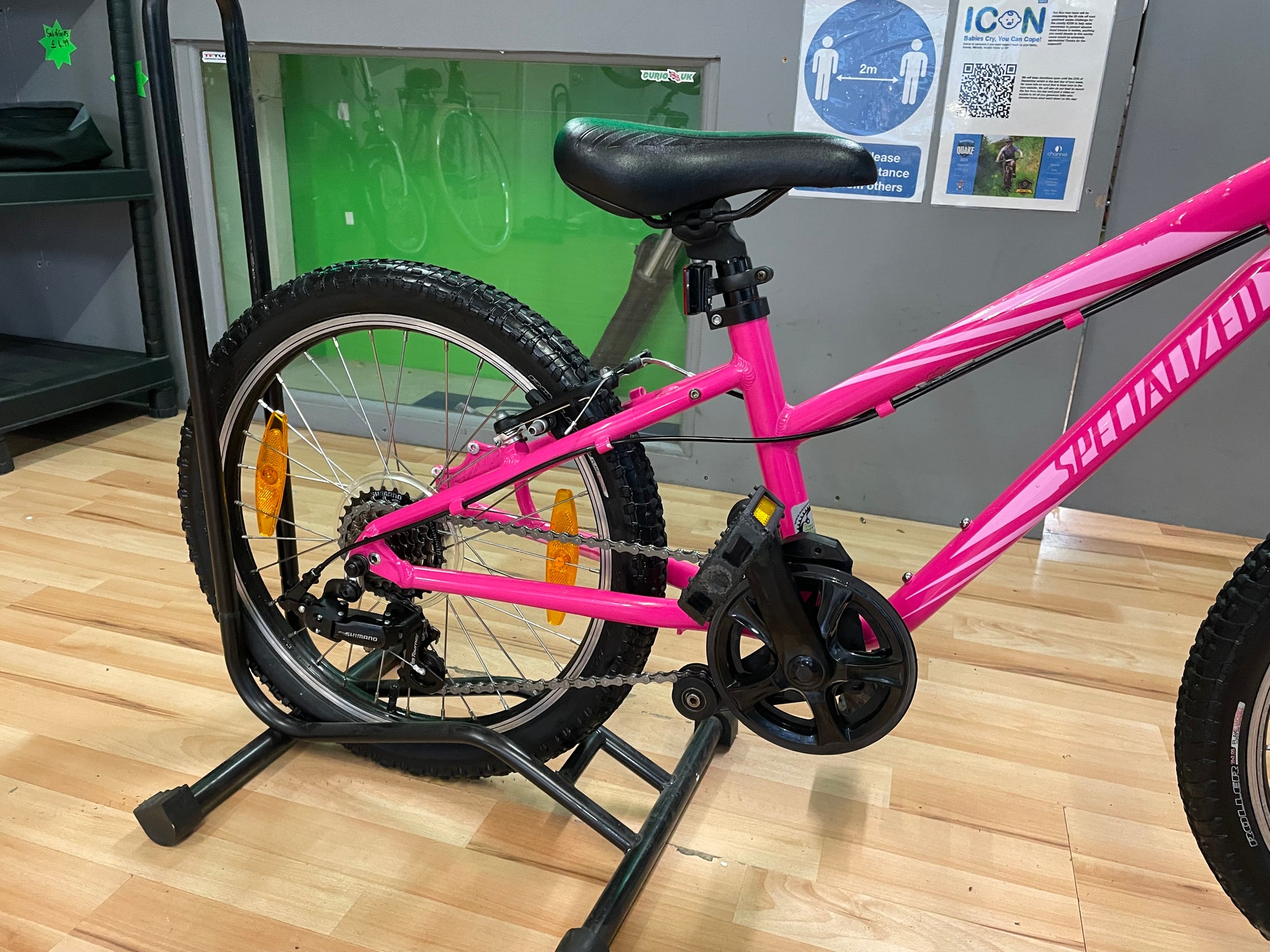 SPECIALIZED HOTROCK 20” Kids MTB