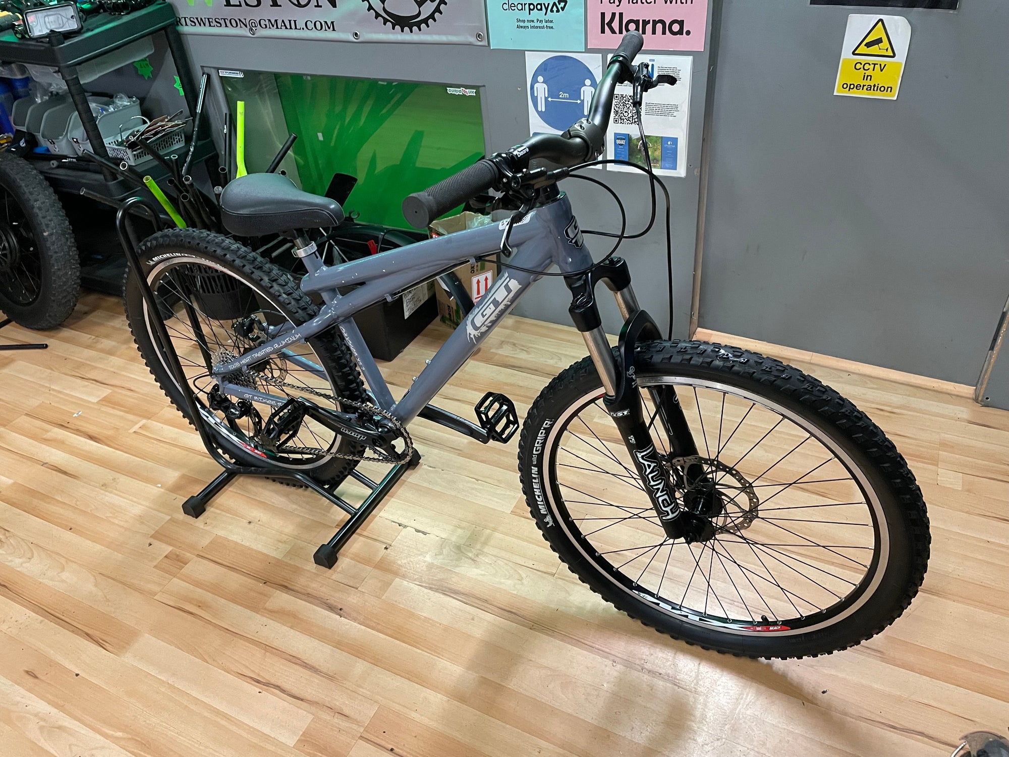 GT CHUCKER XS.2 DIRT/JUMPER 16” Grey