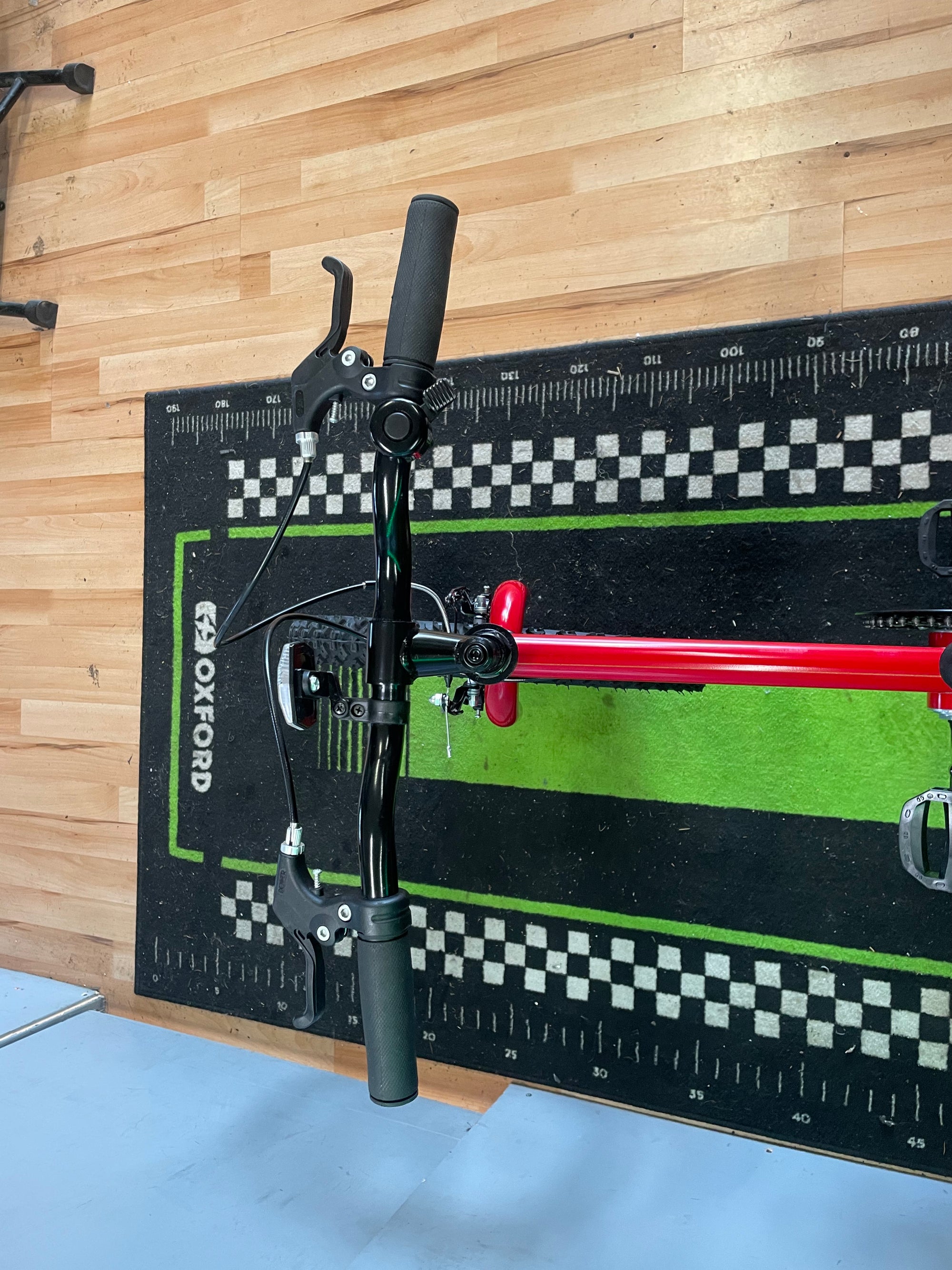 Apollo Outrage MTB 10” 6-8yrs RED