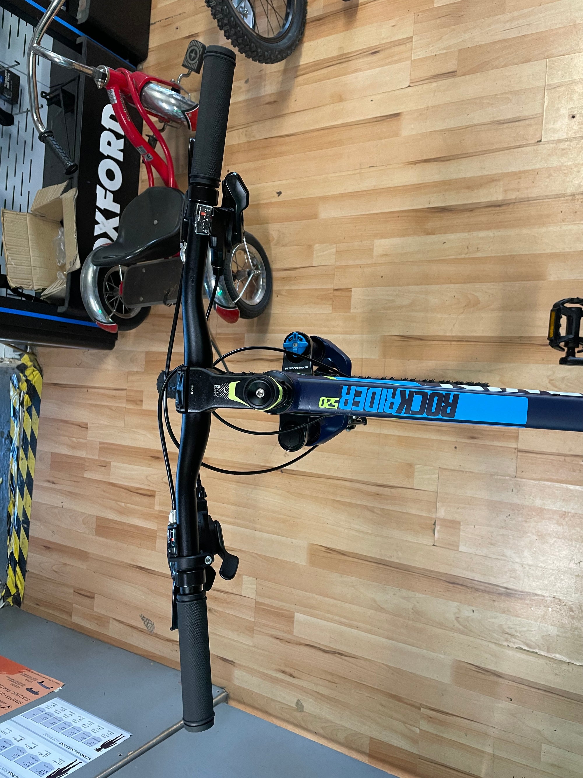 B Twin Rockrider 520 MTB Blue 17”