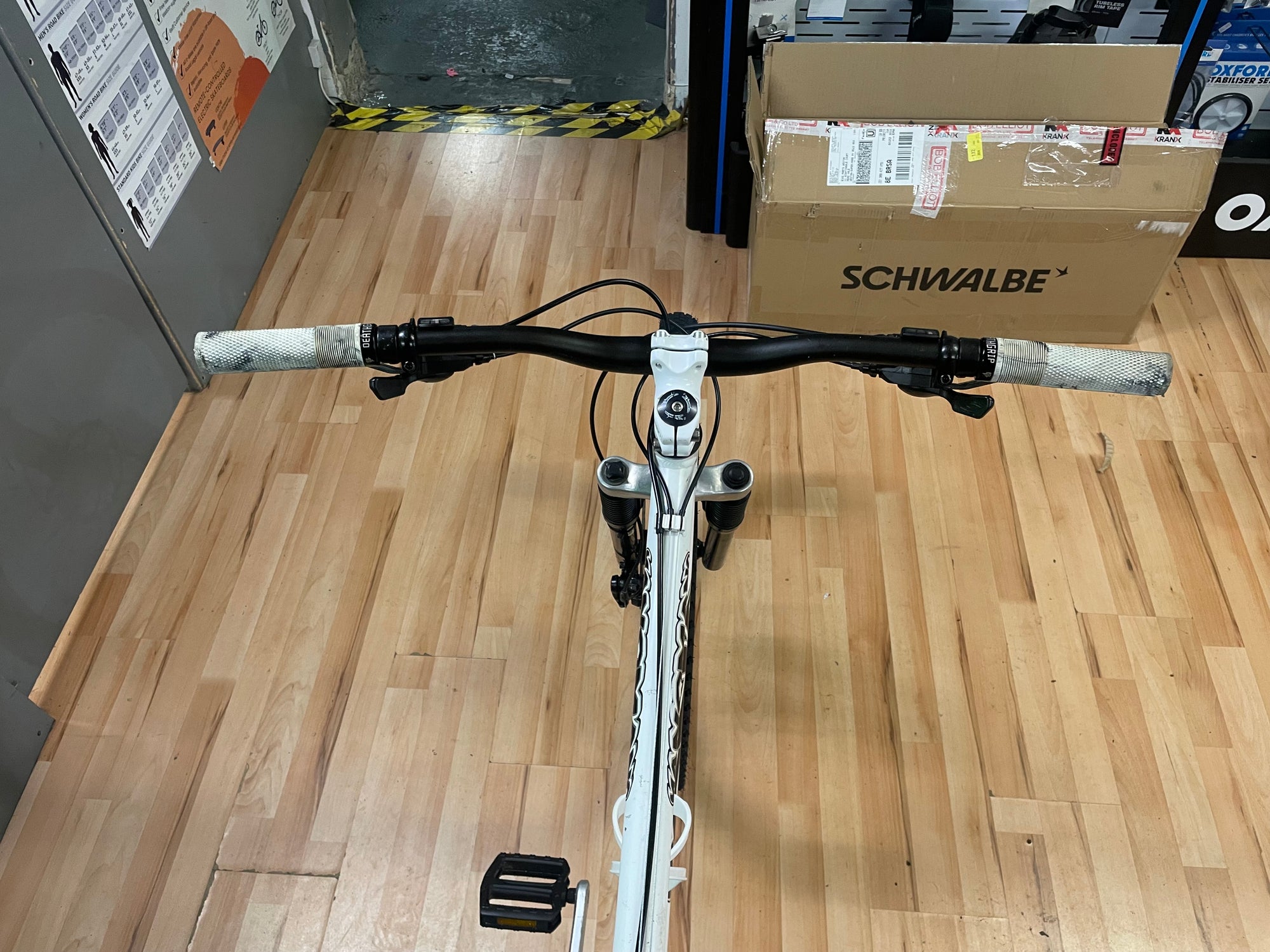KONA MANOMANO MTB FULL SUSPENSION BIKE WHITE 17”