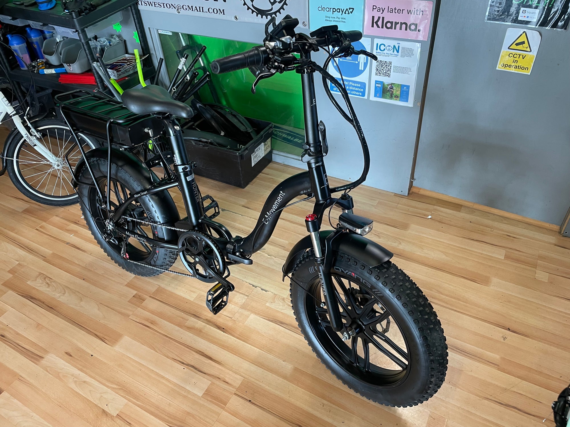 E-MOVEMENT HUNTER EXTREME 350W ELECTRIC – STEP-THROUGH FOLDING FAT TYRE BIKE