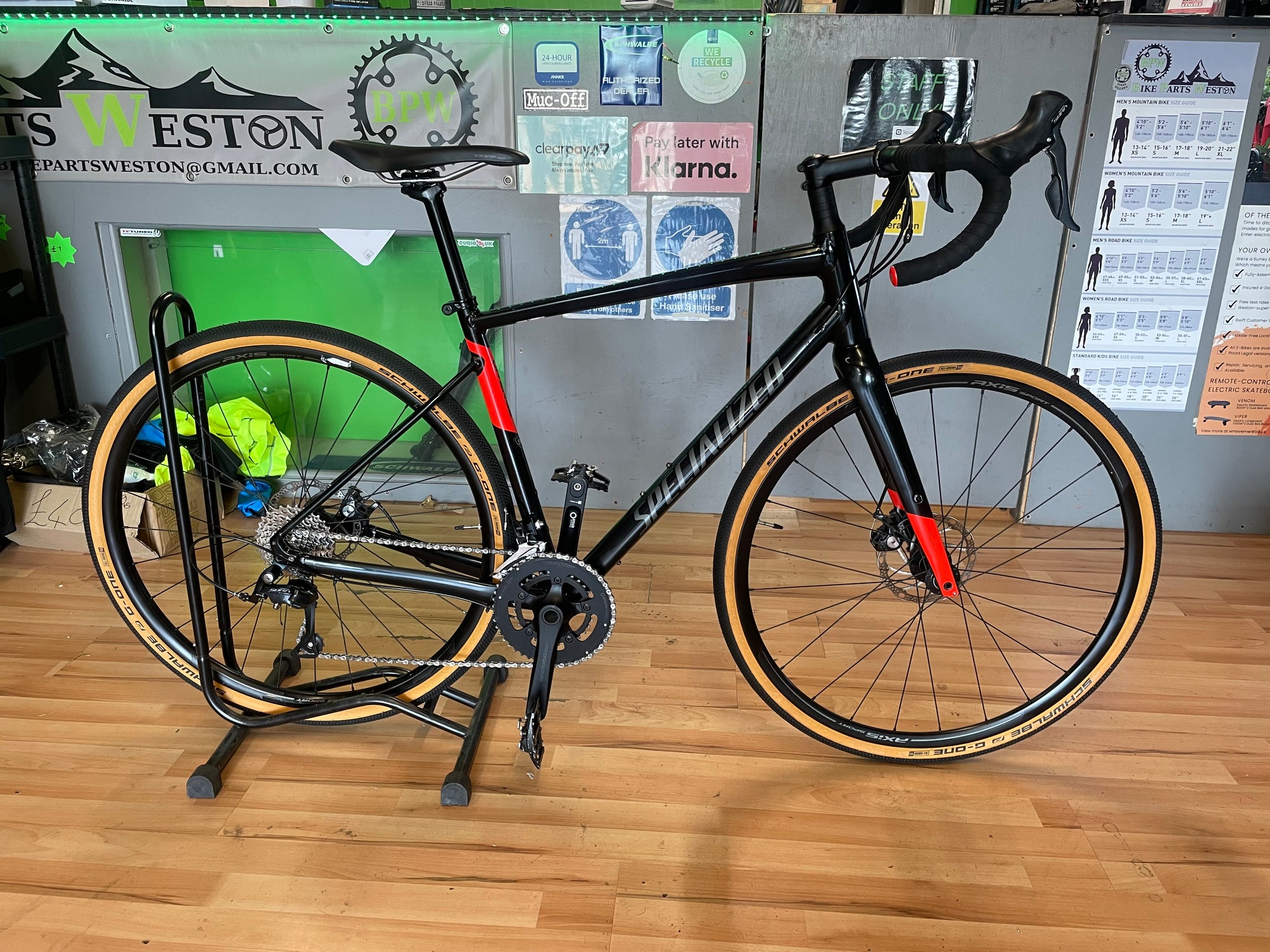 Specialized Diverge 2018 Road/ Gravel Bike 56cm Black/Red