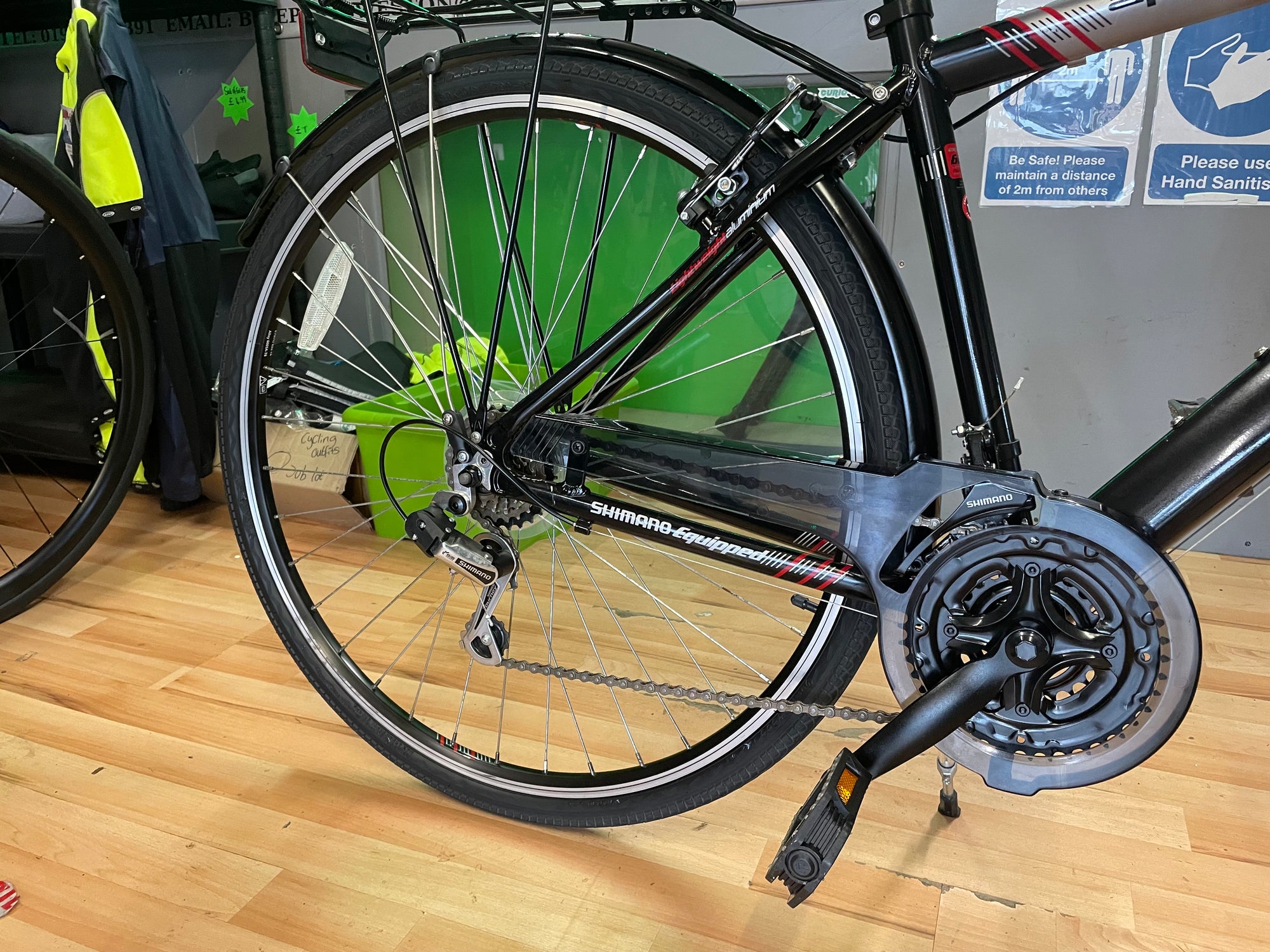 Apollo Belmont Hybrid 18” Silver/Black