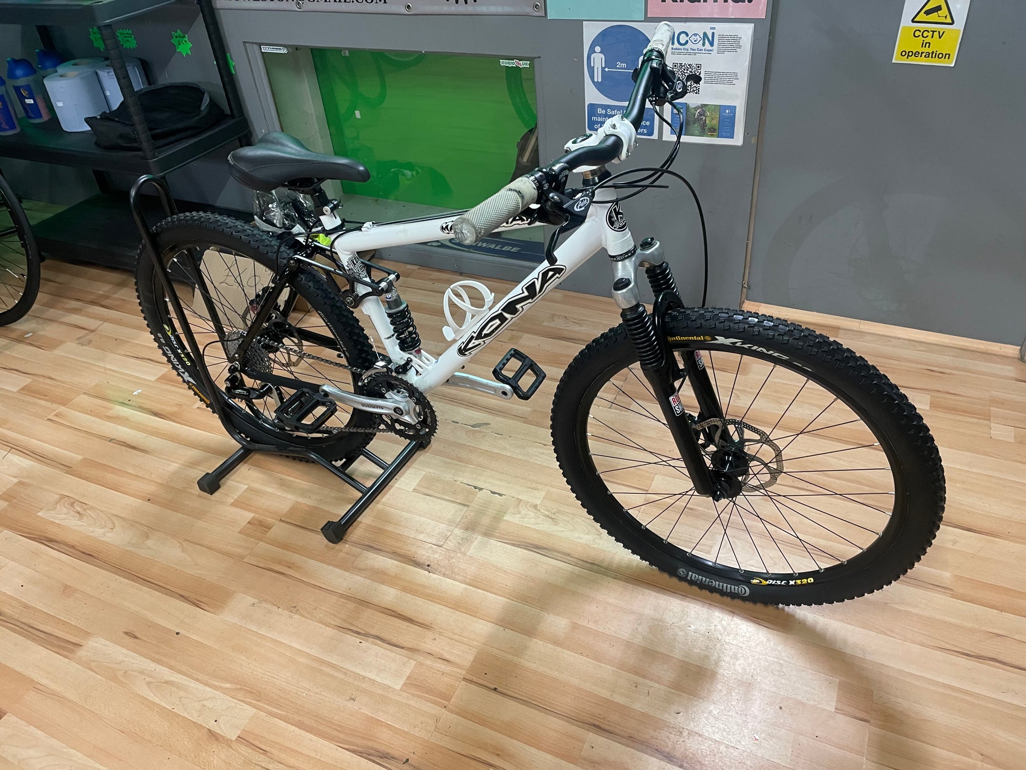 KONA MANOMANO MTB FULL SUSPENSION BIKE WHITE 17”