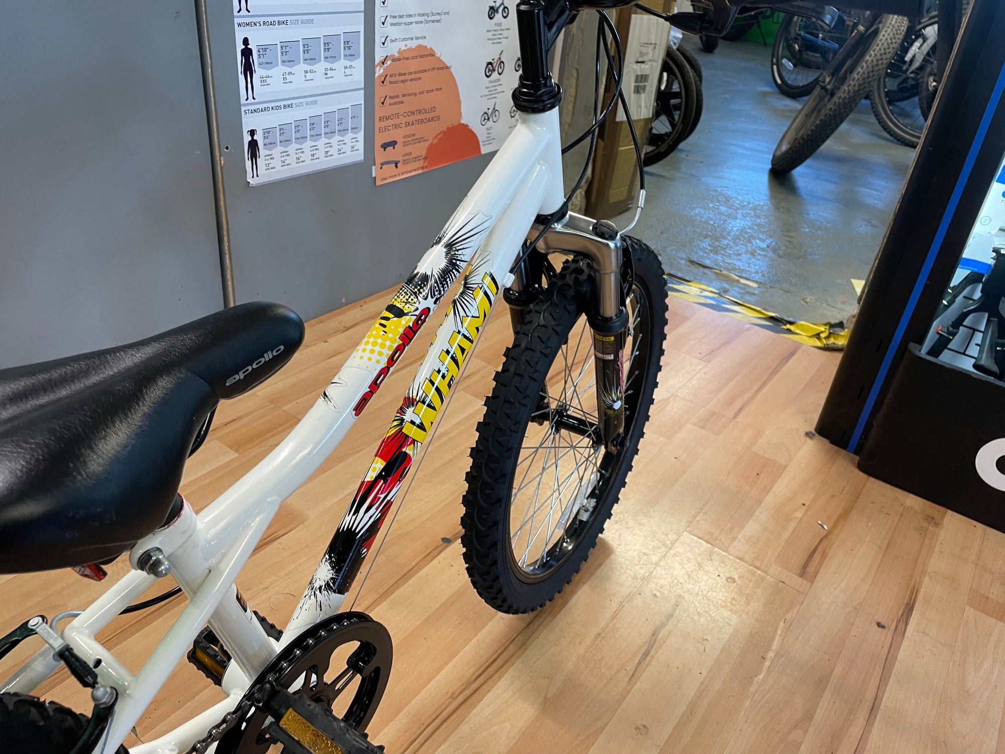 APOLLO WHAM MTB 7-9yrs WHITE